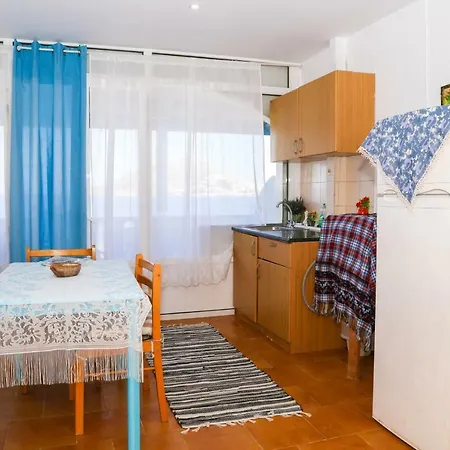 Tony's * Alinda (Leros)