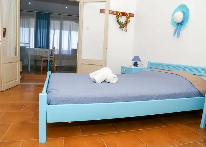 Tony's * أليندا